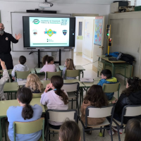 Policías locales impartirán formación vial a escolares de toda Extremadura