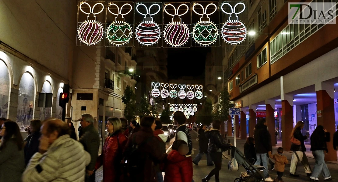 Comienza la Navidad en Badajoz: cientos de visitantes inauguran el encendido de luces