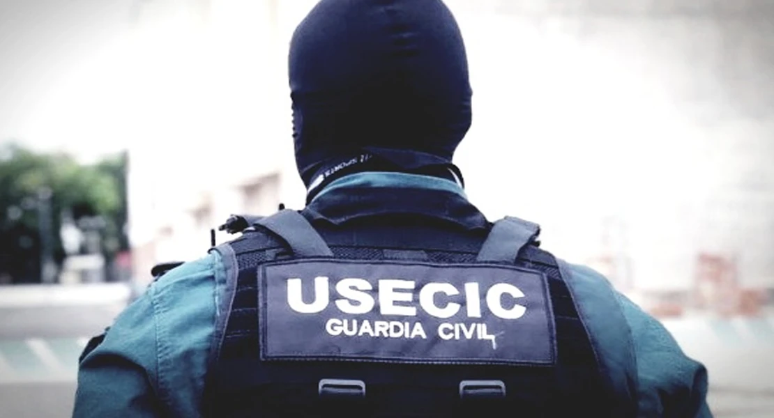 La Guardia Civil entra en la vivienda del hombre atrincherado en Cilleros (CC)