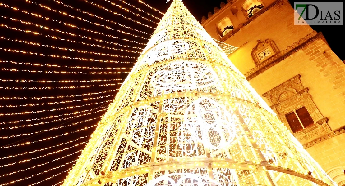 Comienza la Navidad en Badajoz: cientos de visitantes inauguran el encendido de luces