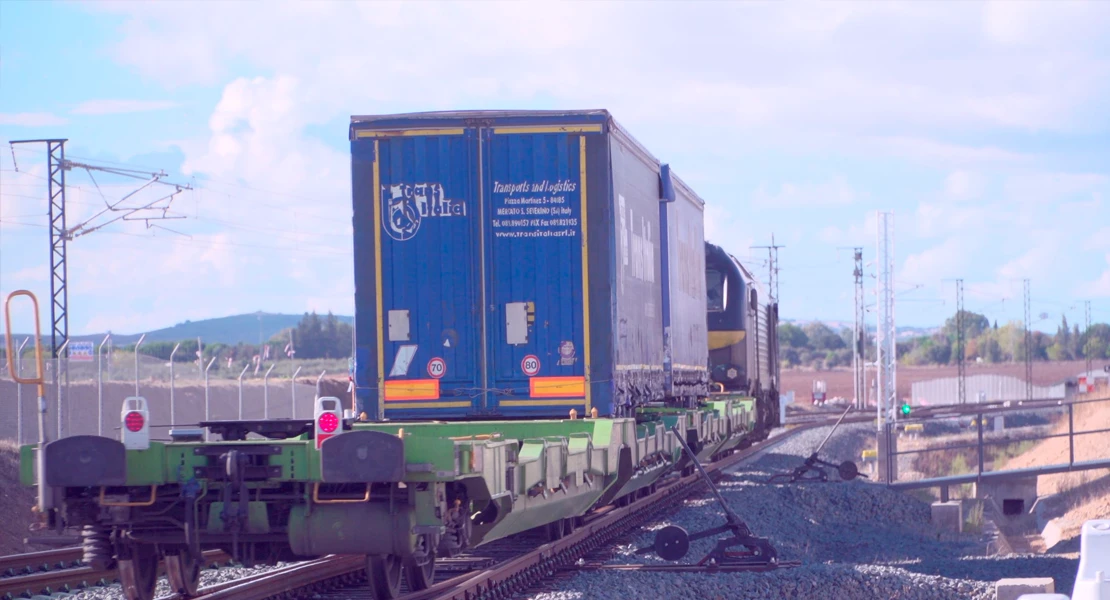 Adif logra conectar Madrid y Extremadura con una Autopista Ferroviaria sostenible