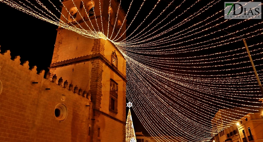 Comienza la Navidad en Badajoz: cientos de visitantes inauguran el encendido de luces