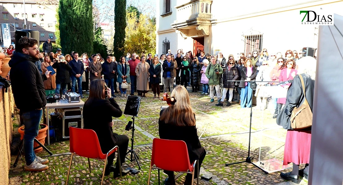 'Paredes que hablan': una exposición que muestra lo que ocurre tras un asesinato por violencia de género