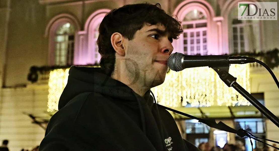 Comienza la Navidad en Badajoz: cientos de visitantes inauguran el encendido de luces