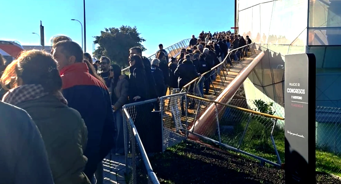 FOTONOTICIA: Así ha sido el homenaje a Robe Iniesta en Plasencia