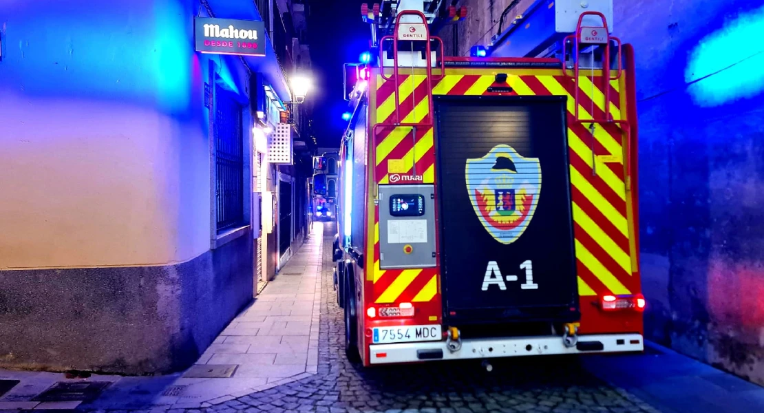 Los bomberos acuden a un incendio de vivienda en el Casco Antiguo de Badajoz