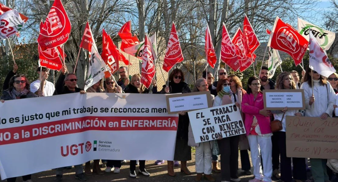Enfermeros protestan en Plasencia por la falta de recursos y refuerzos