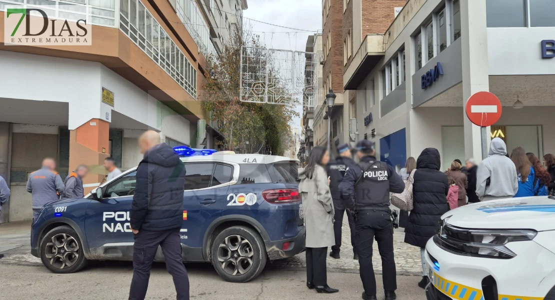 La Policía acordona las calles anexas a la Diputación de Badajoz