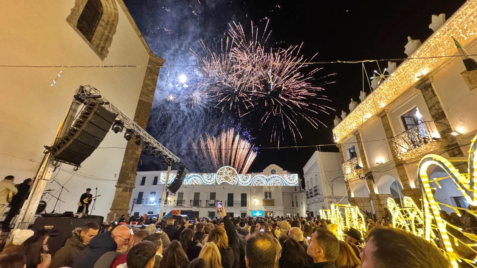 Fuente del Maestre brilla más que nunca con una gala multitudinaria