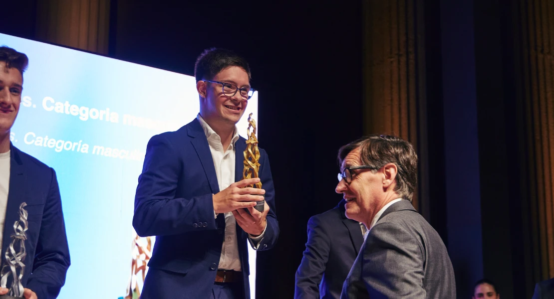 El cacereño Guillermo Gracia recibe el oro en los premios Princesa de Gerona