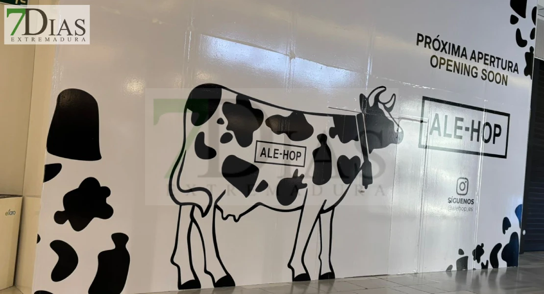 La vaca más famosa del comercio aterriza en el CC El Faro de Badajoz