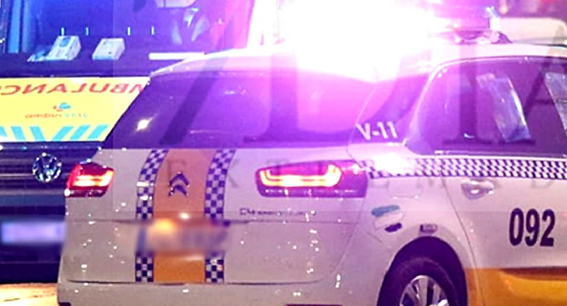 Un incendio destruye un punto limpio y varios coches sufren daños esta madrugada en Badajoz