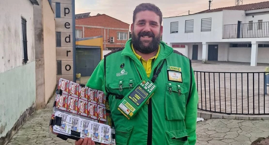 El vendedor que ha repartido 240.000 € en un pueblo de Badajoz: “Estoy nervioso, pero contentísimo”
