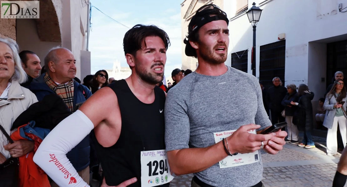 La San Silvestre de Badajoz en imágenes: deporte, disfraces y espíritu navideño