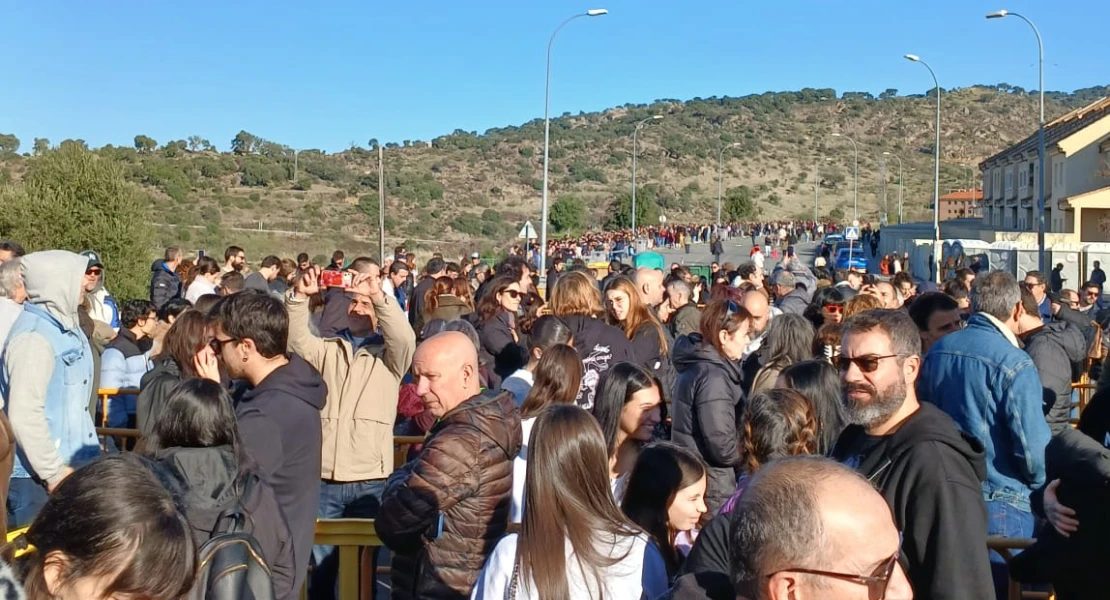 FOTONOTICIA: Así ha sido el homenaje a Robe Iniesta en Plasencia