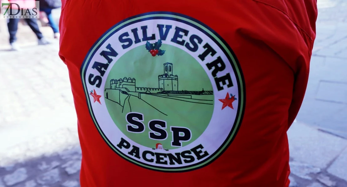 La San Silvestre de Badajoz en imágenes: deporte, disfraces y espíritu navideño