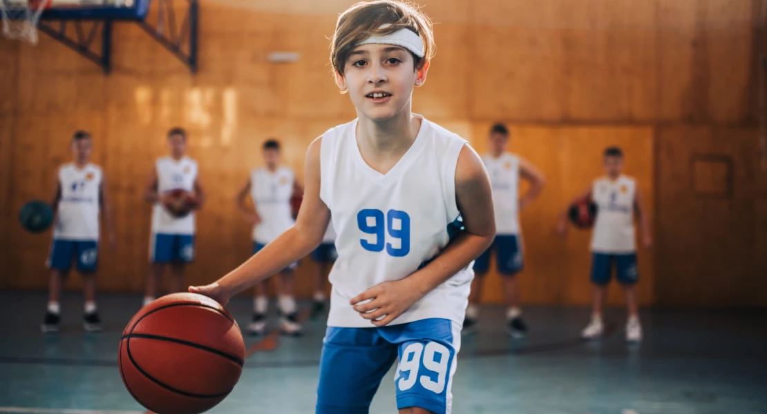 El campus de baloncesto de Talavera la Real vuelve en Navidad con la visita de profesionales