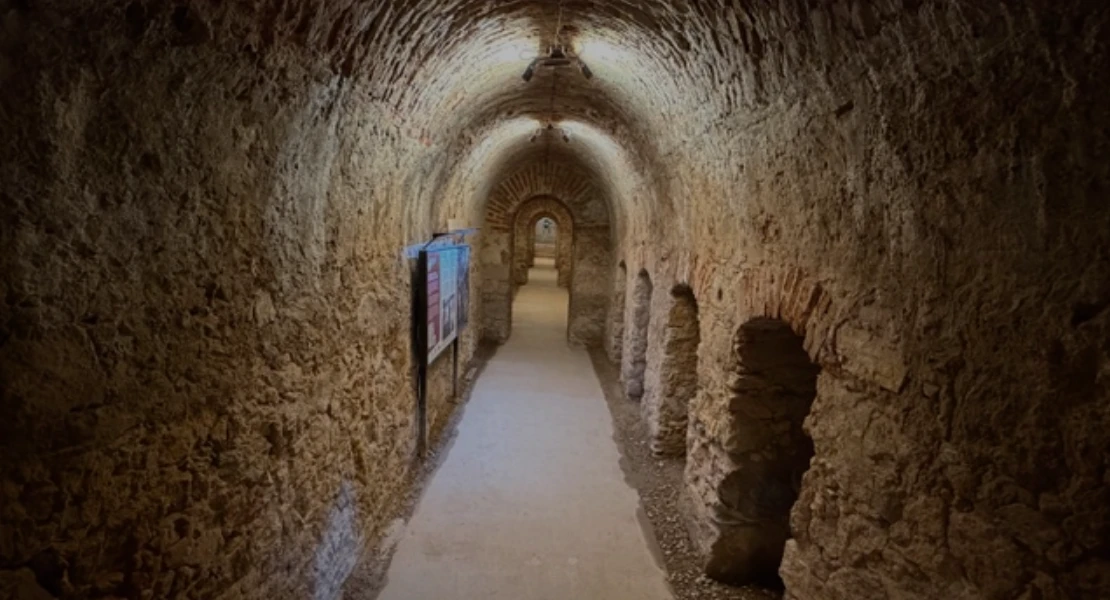 La Galería de Fusileros de Badajoz, cerrada dos años por una obra "de dos mañanas"