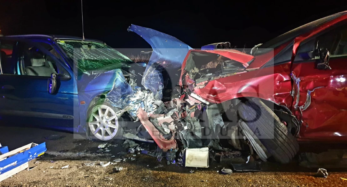 Grave accidente a la salida de Badajoz: un choque frontal deja varios heridos