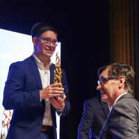El cacereño Guillermo Gracia recibe el oro en los premios Princesa de Gerona