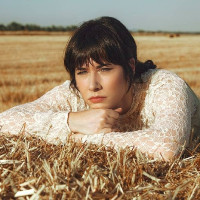 Chloé Bird, la extremeña que llevará el talento regional al corazón de los Premios Forqué 2025