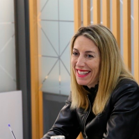 Guardiola promete ampliar las ayudas para pacientes con ELA