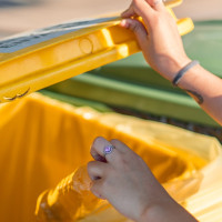 Badajoz reduce al 15% los residuos impropios en el contenedor amarillo