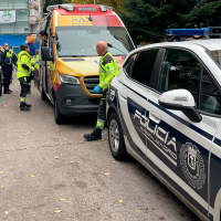 Muere una mujer tras caer desde un décimo piso y sus dos hijos luchan por su vida