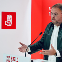 El PSOE acusa a Guardiola de "esconderse" en la carrera por las elecciones