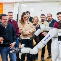 Gallardo promete inversión en I+D porque "la región no puede seguir perdiendo talento"