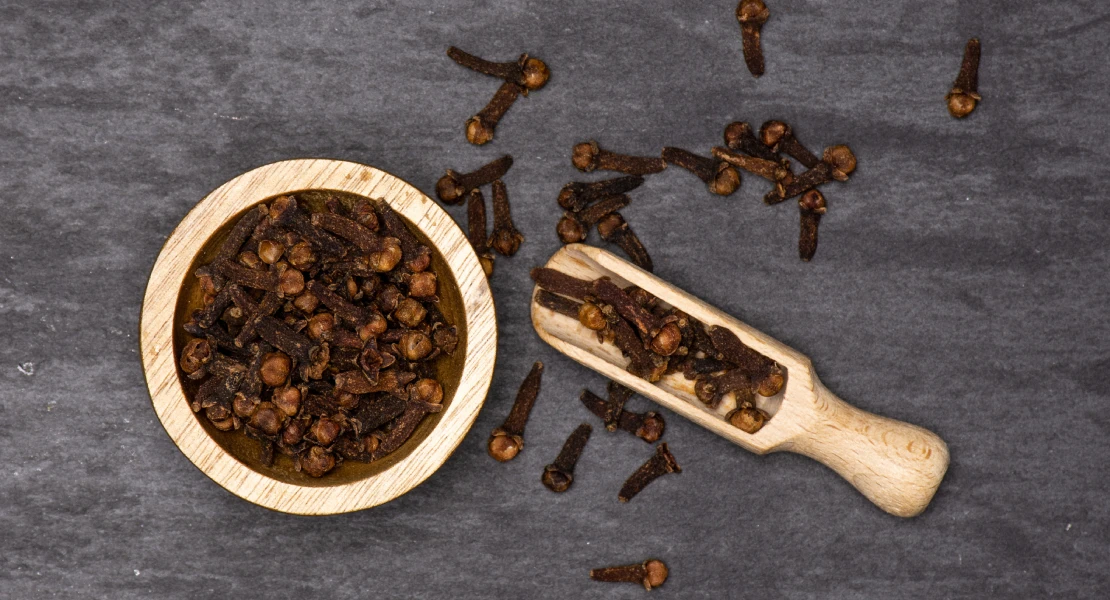 Alerta alimentaria en una conocida marca de clavo molido: "No lo consumas"