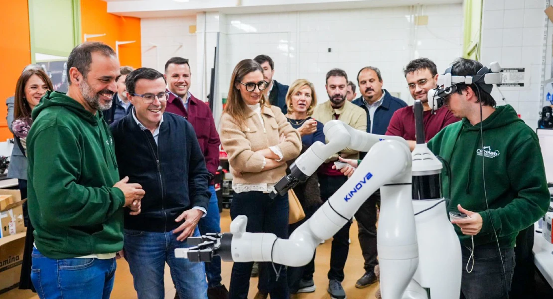 Gallardo promete inversión en I+D porque "la región no puede seguir perdiendo talento"