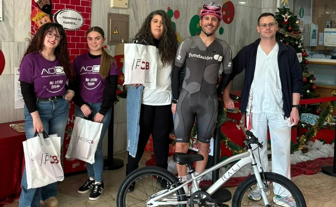 Rubén Tanco visita el Hospital Materno Infantil junto a la AOEX