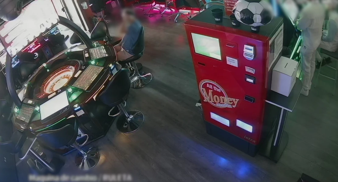 Detenidas 7 personas que robaban a plena luz del día en un salón de juegos