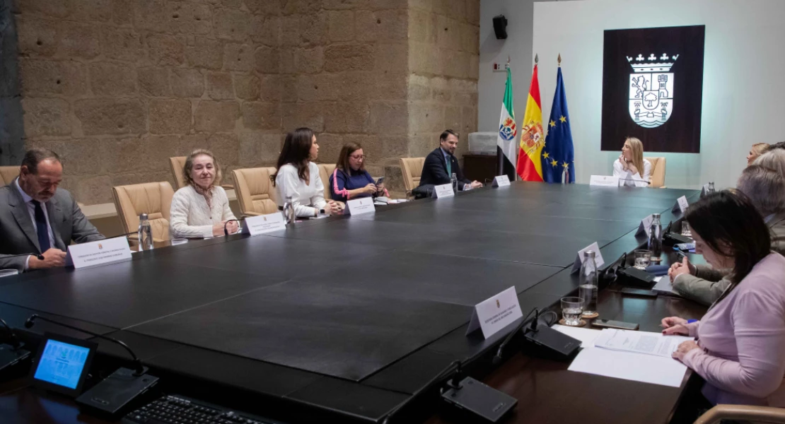 Aprueban la mayor oferta de empleo público de Extremadura: SES, Educación y Admón. Gral.