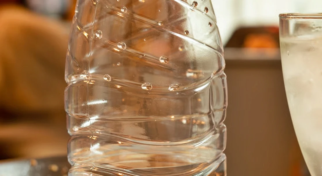 Alerta por presencia de una bacteria en agua mineral vendida en Extremadura