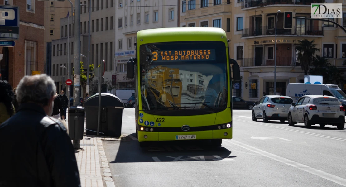UED-SyT acusa al PP de Badajoz de incumplir con el bono de transporte