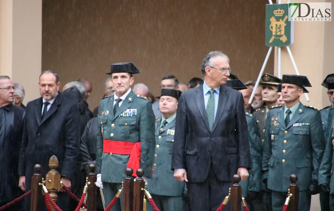 Badajoz despide al general de la Guardia Civil José Manuel Santiago Marín