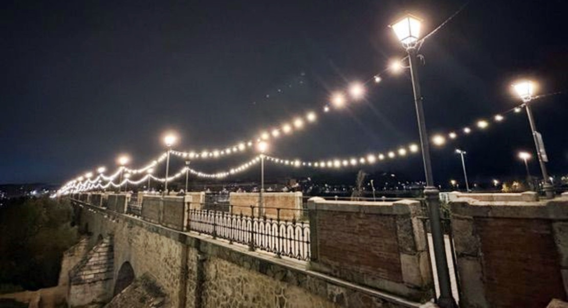 ¿TE GUSTARÍA QUE SE MANTUVIESE LA NUEVA ILUMINACIÓN DEL PUENTE DE PALMAS?