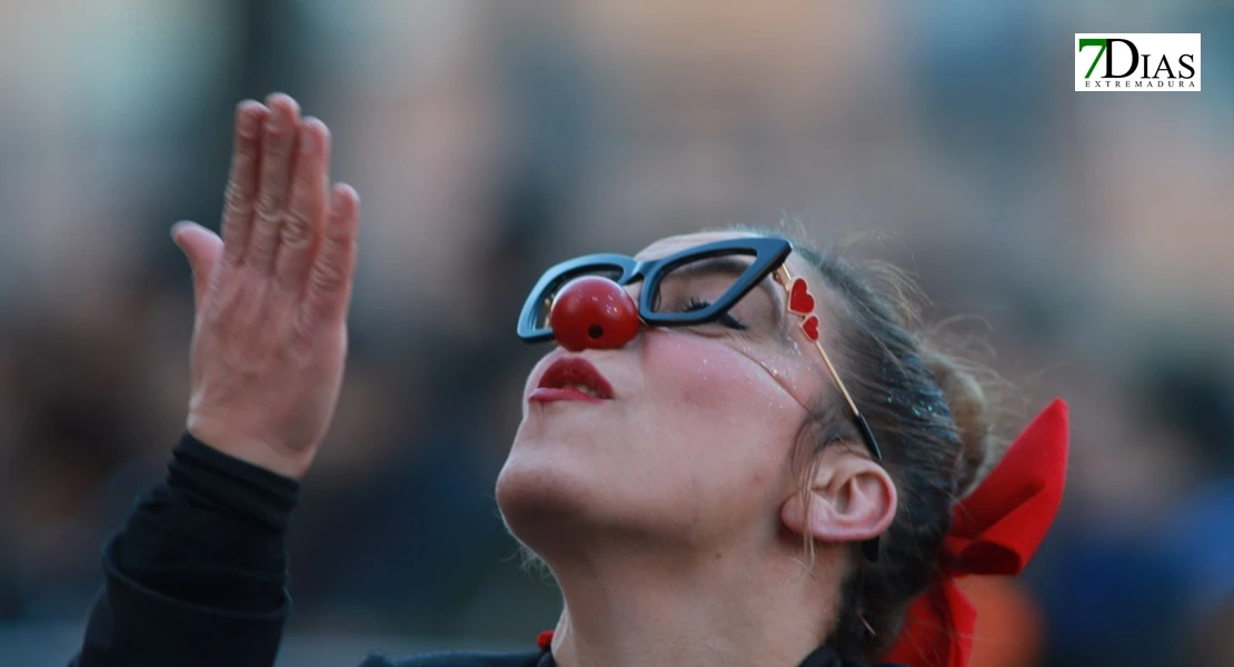Miles de sonrisas reciben la cabalgata y a sus Reyes Magos en Badajoz