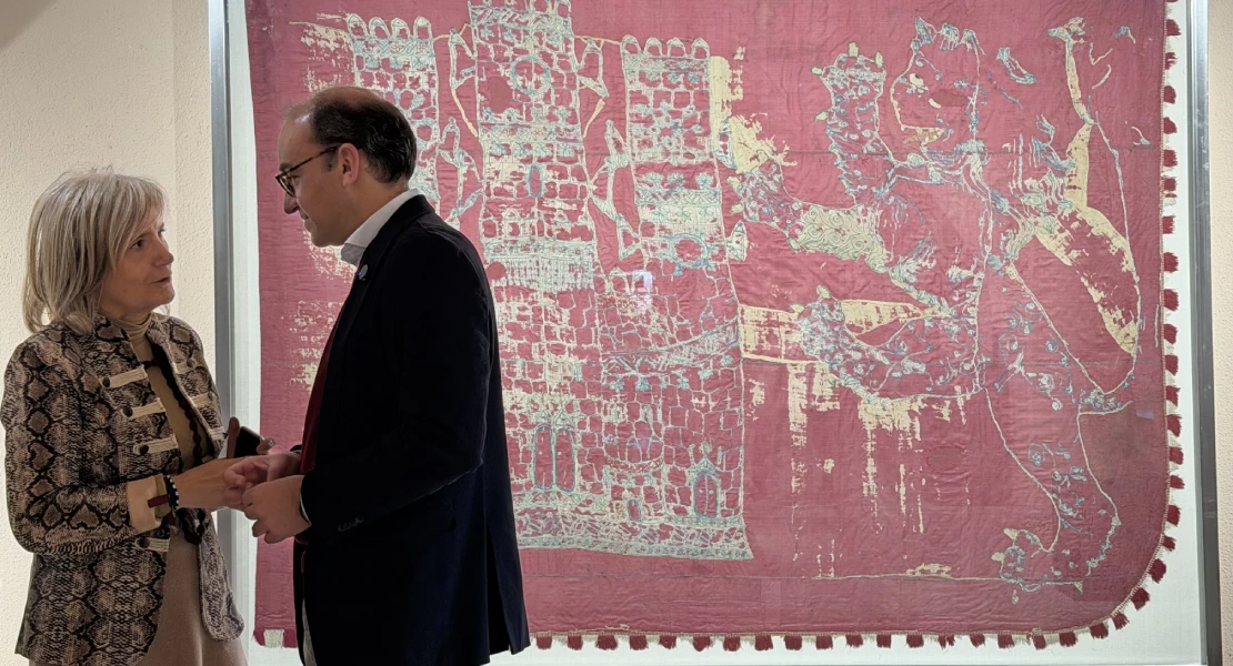 Ya se puede visitar el Pendón de San Jorge, una de las piezas más valiosas del patrimonio extremeño