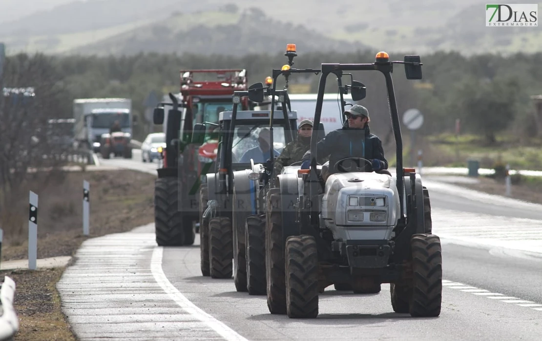 Imágenes de la tractorada en Extremadura para protestar por el acuerdo de Mercosur