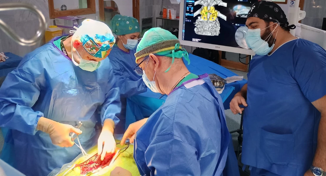 Realizan con éxito en Zafra las primeras intervenciones de columna con una novedosa tecnología