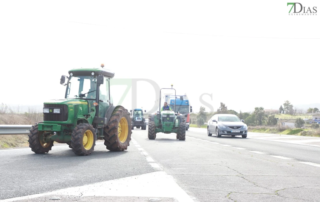Imágenes de la tractorada en Extremadura para protestar por el acuerdo de Mercosur