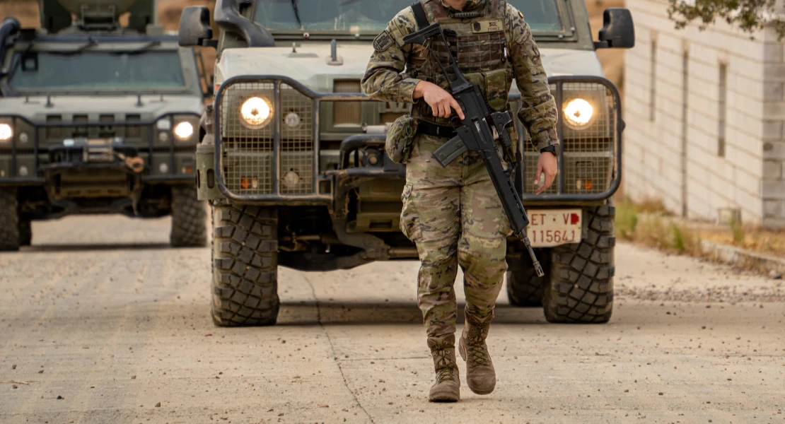 Carros de combate israelíes atacan a una patrulla española en el Líbano