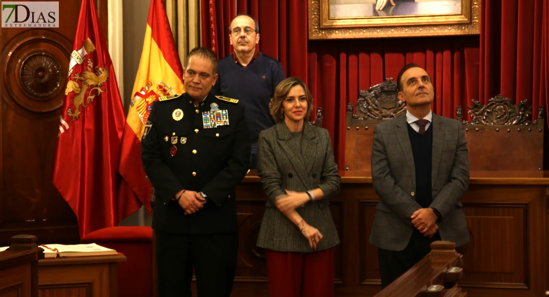 El cuerpo de la Policía Local de Badajoz cuenta con nuevos oficiales, inspector e intendente