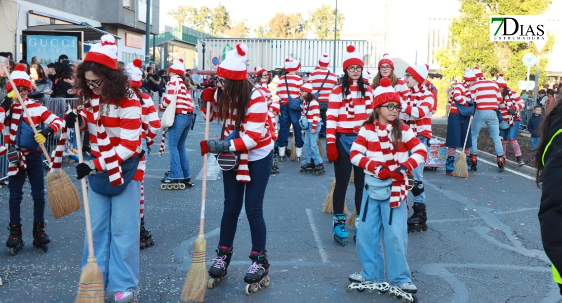 Miles de sonrisas reciben la cabalgata y a sus Reyes Magos en Badajoz