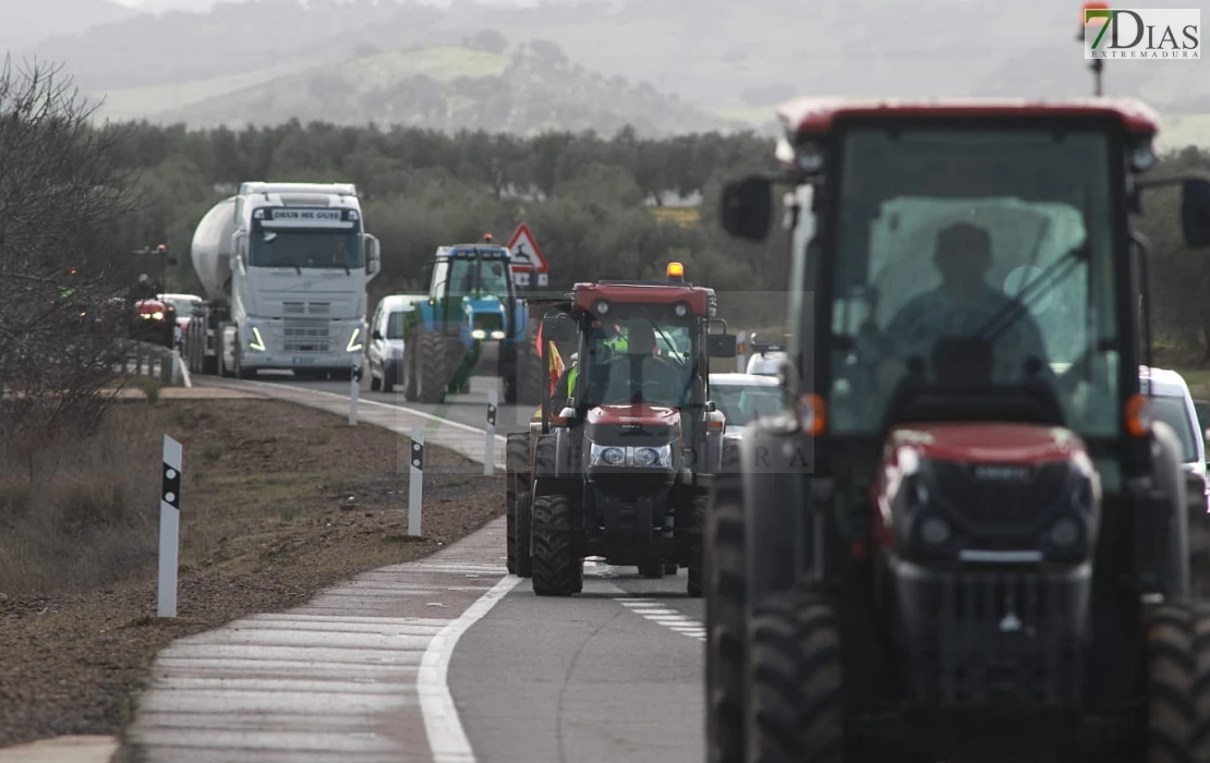 Imágenes de la tractorada en Extremadura para protestar por el acuerdo de Mercosur