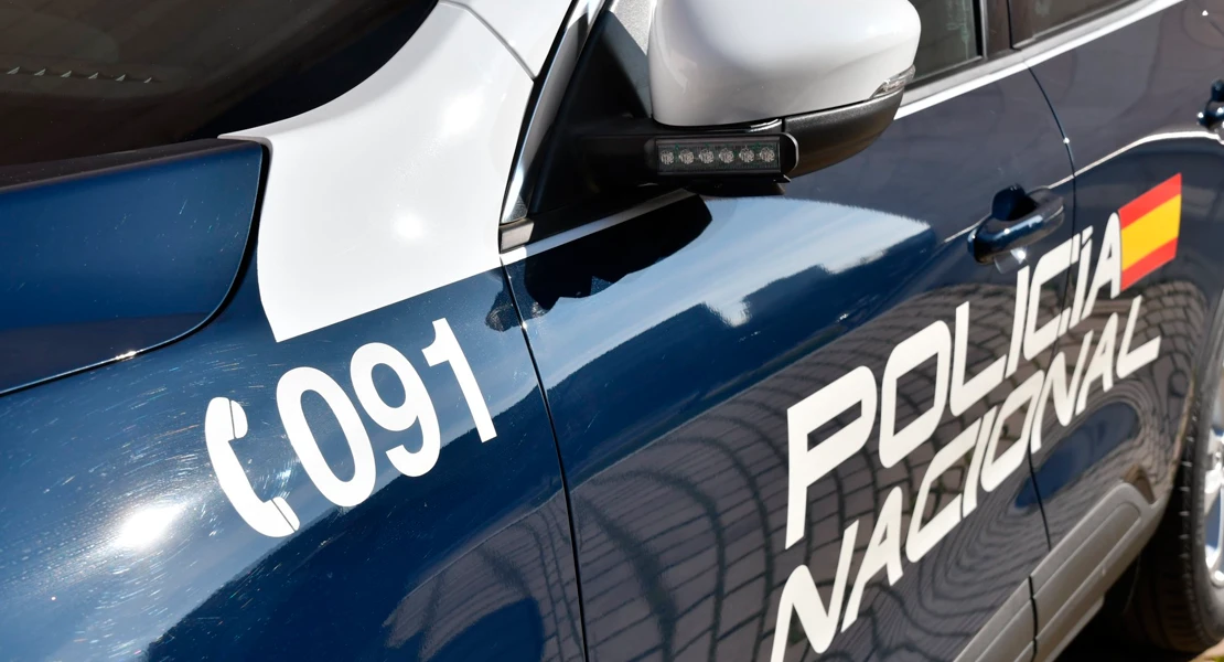 Prisión para un hombre que encerró a un amigo en la terraza para agredir a una mujer