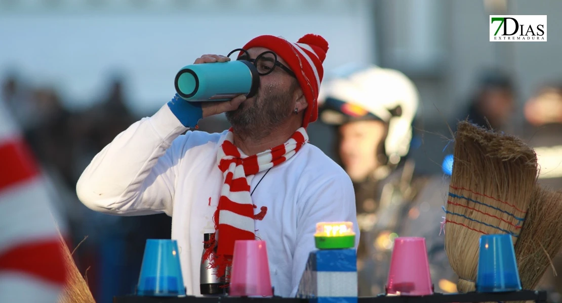 Miles de sonrisas reciben la cabalgata y a sus Reyes Magos en Badajoz